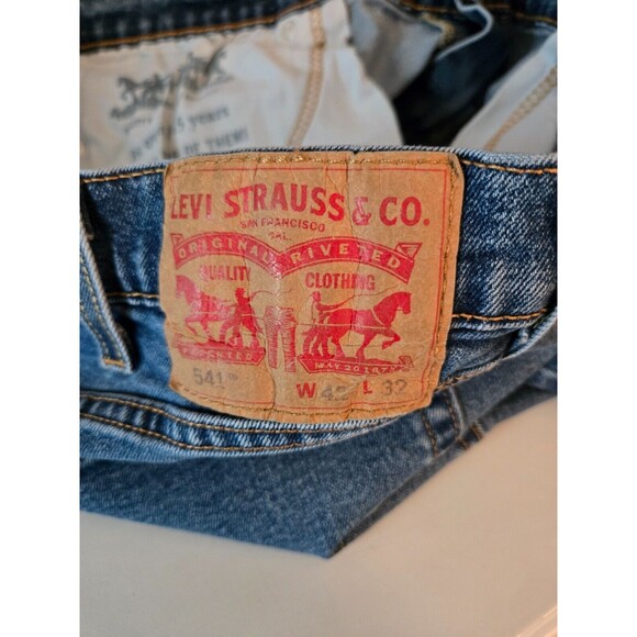 Levis 541 Straight Leg Jeans Sz 42x32 Light Wash Blue Denim - Picture 5 of 10